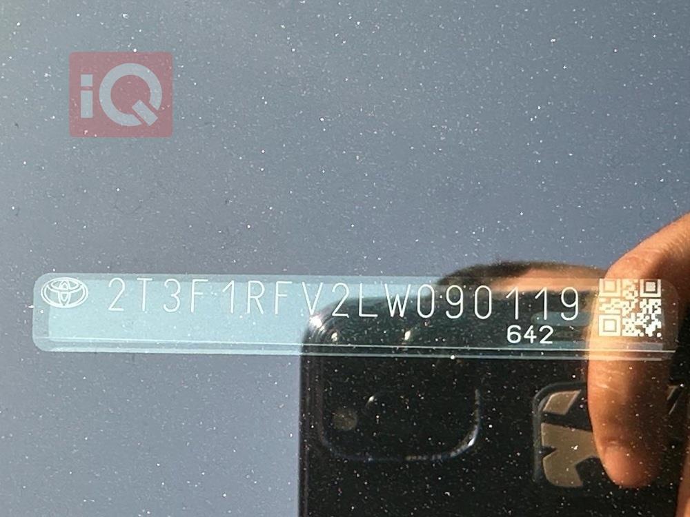 تۆیۆتا ڕاڤ 4